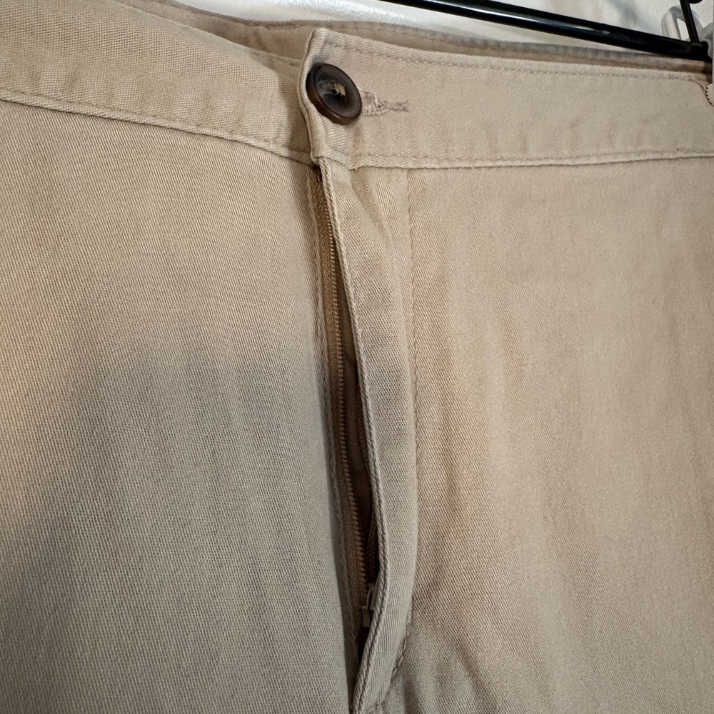 Old Navy Women’s Bootcut Khaki Pants - Picture 2 of 7